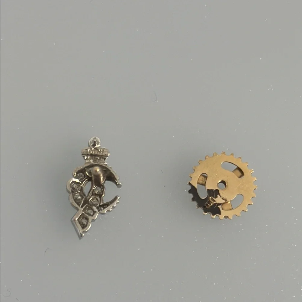 18k Diamonds real solid white gold and 10k Yellow Gold Mason Brooch